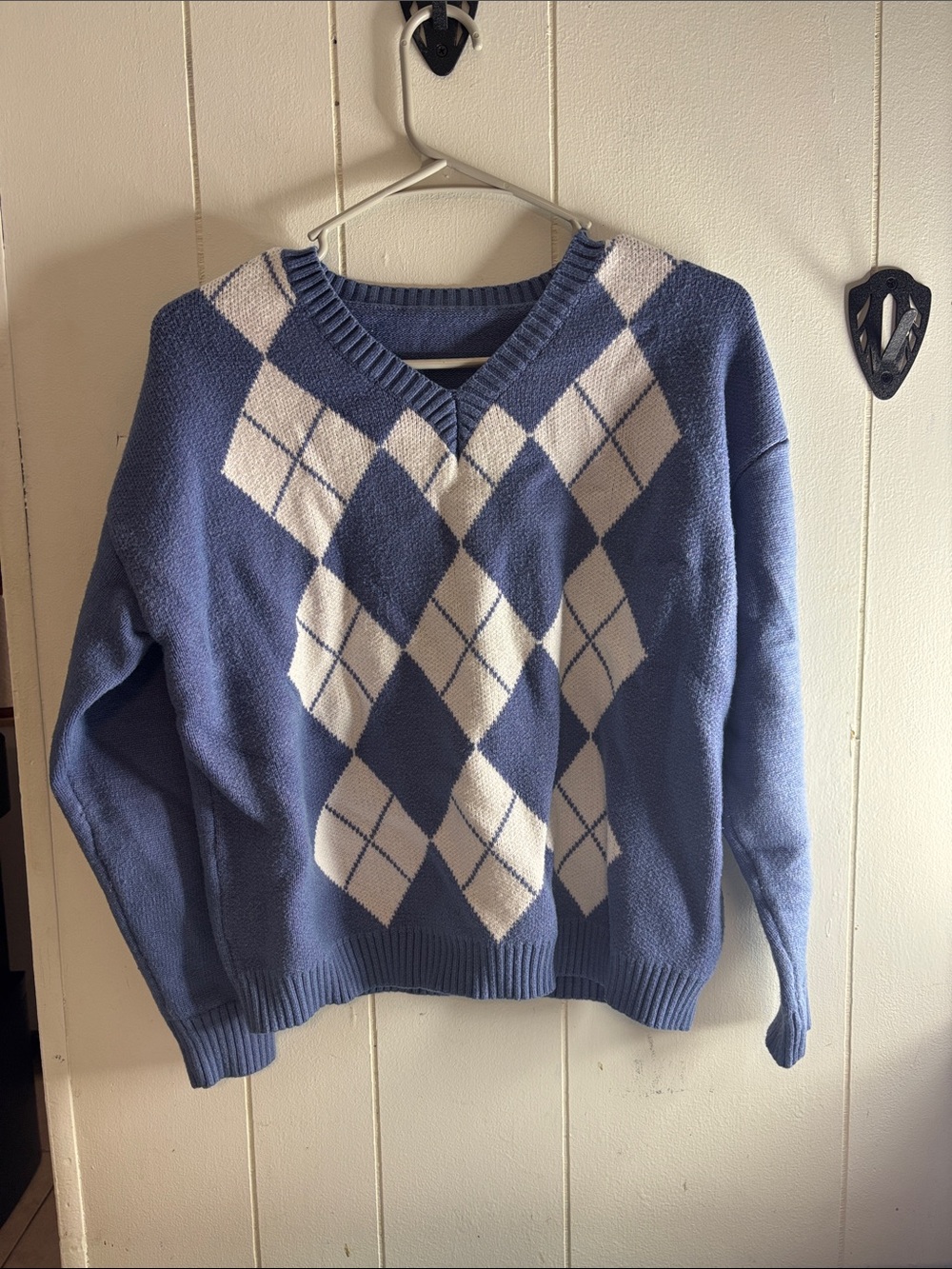 540 - Womans Blue Argyle V-Neck Sweater